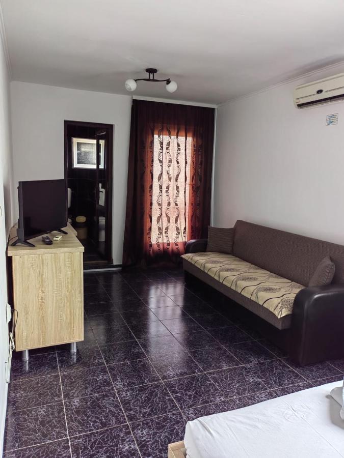 Casa Alexandru Ξενοδοχείο Două Mai Εξωτερικό φωτογραφία