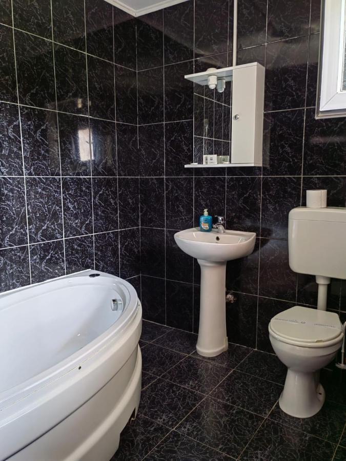 Casa Alexandru Ξενοδοχείο Două Mai Εξωτερικό φωτογραφία