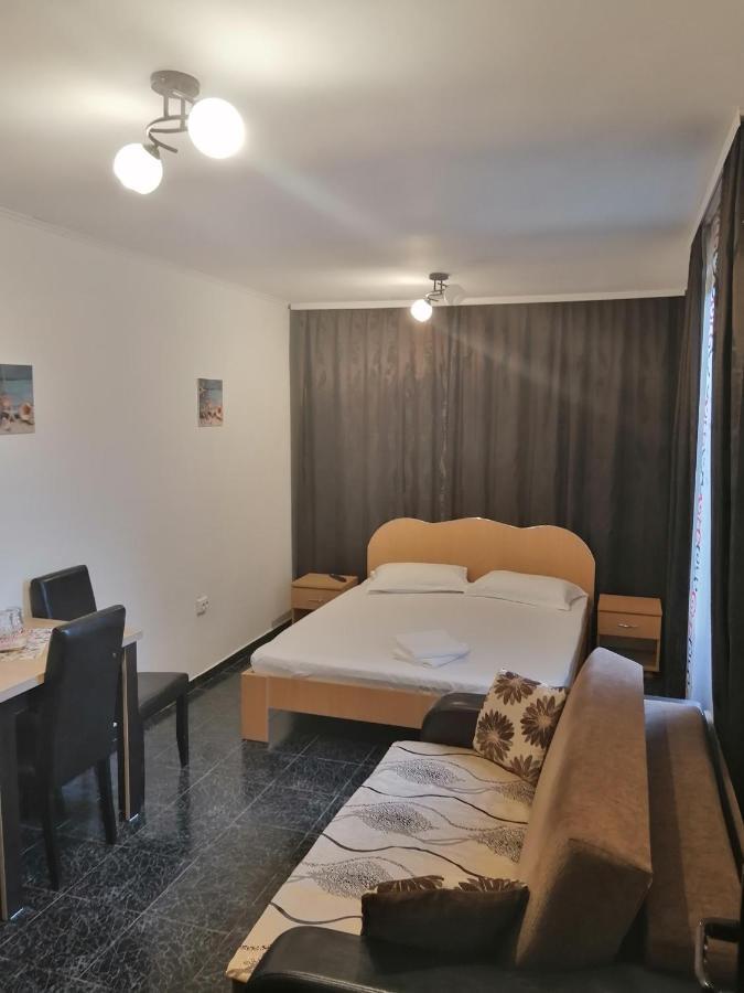 Casa Alexandru Ξενοδοχείο Două Mai Εξωτερικό φωτογραφία