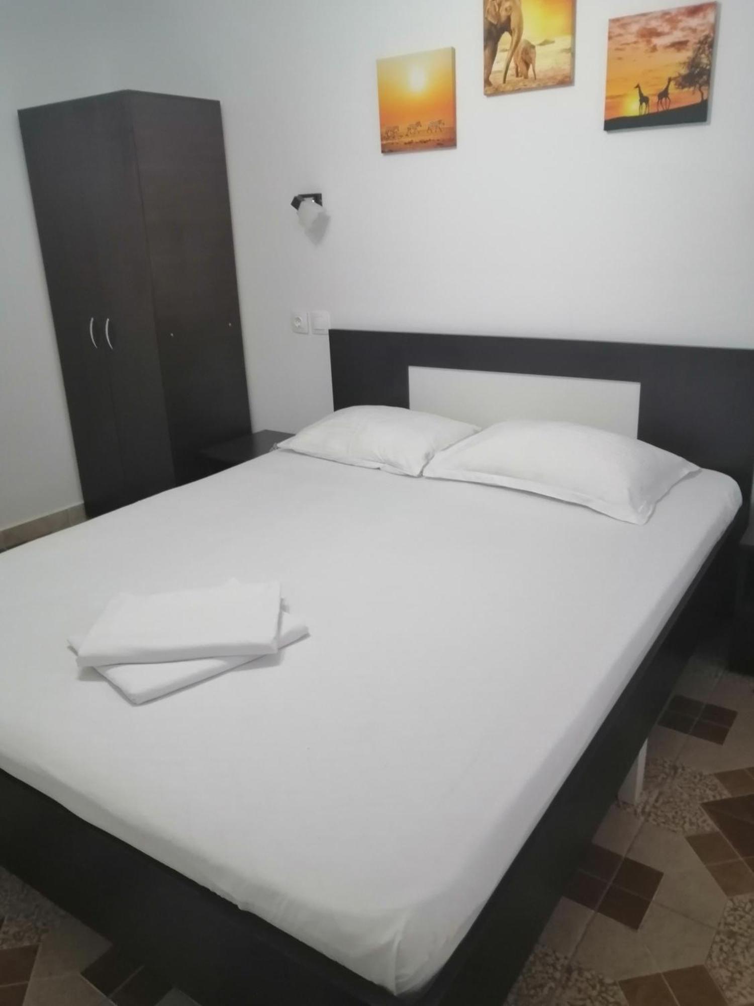 Casa Alexandru Ξενοδοχείο Două Mai Εξωτερικό φωτογραφία